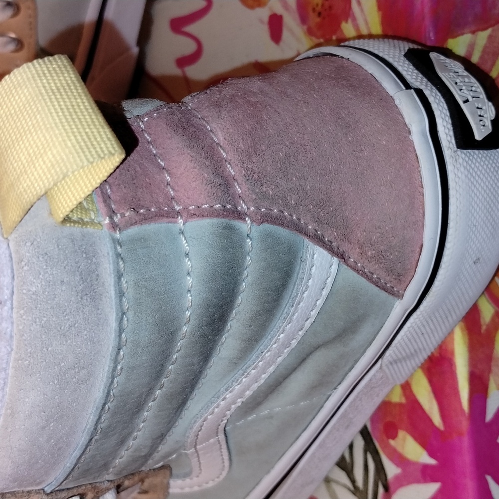 Vans - Picture 7 of 10